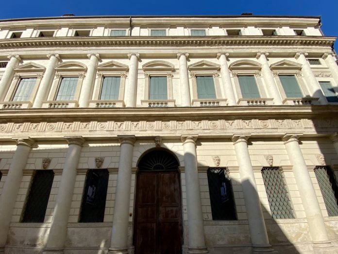 La facciata di Palazzo Cordellina in contrada Riale lirio abbate vicenza