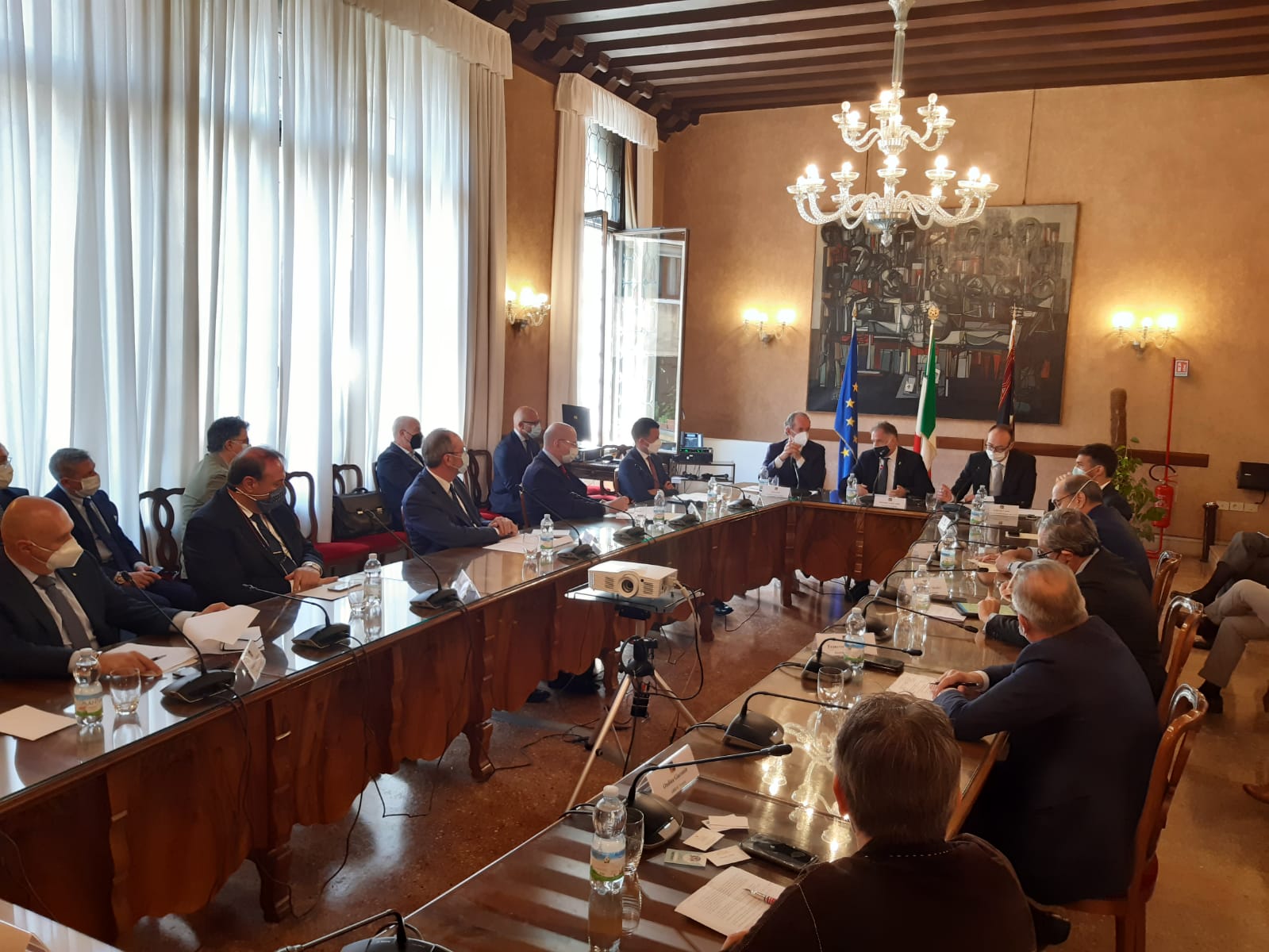 L'incontro di Zaia, Caner e i rappresentanti delle associazioni di categoria del settore turismo col ministro Garavaglia