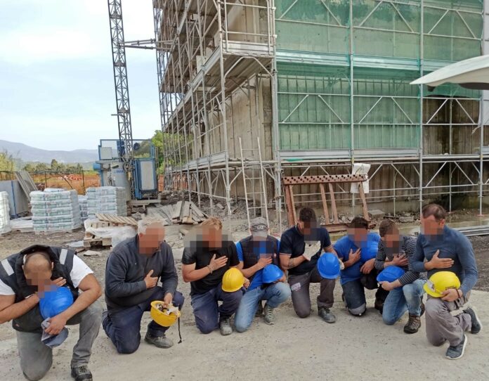 In ginocchio per Mattia Battistelli, minuto di silenzio nei cantieri di Euroedile