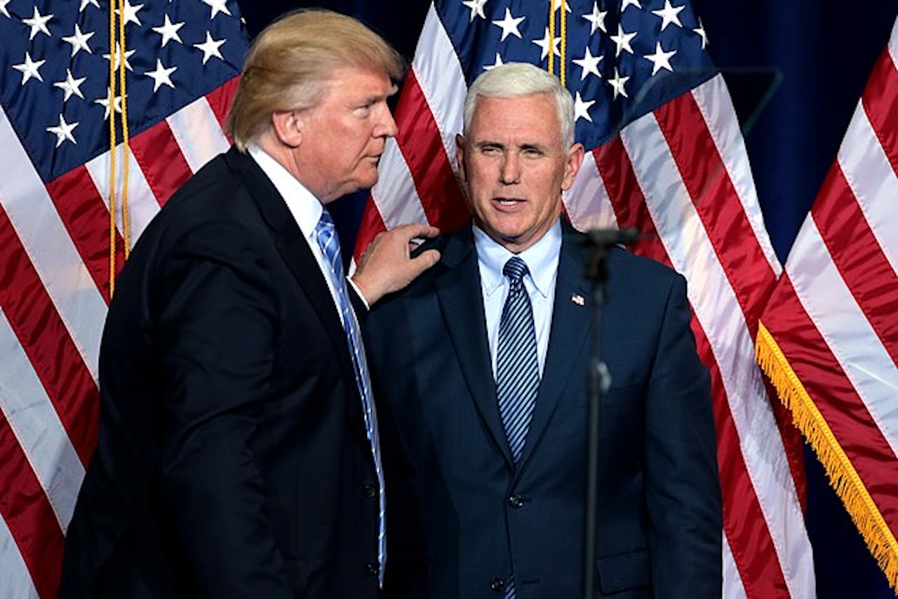 Mike Pence, fedelissimo vice di Trump dal 2016 a 2020, ha preso la strada diversa con l'elezione del 2020. Ha accettato al sconfitta e ha presieduto alla certificazione di Joe Biden nel 2021.