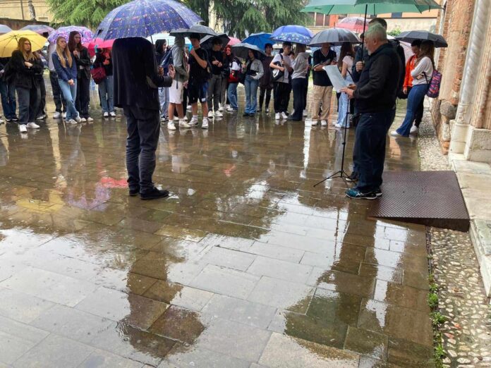 Flash Mob davanti alle scuole superiori di Vicenza, letto l’ultimo discorso di Matteotti