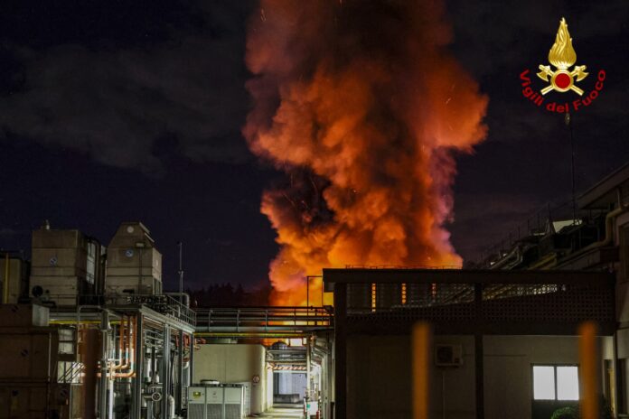 incendio capannone altavilla