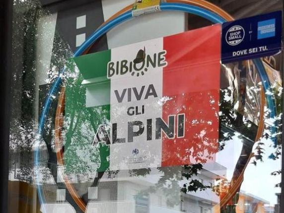 Alpini a Bibione (foto da Il Corriere del Veneto)
