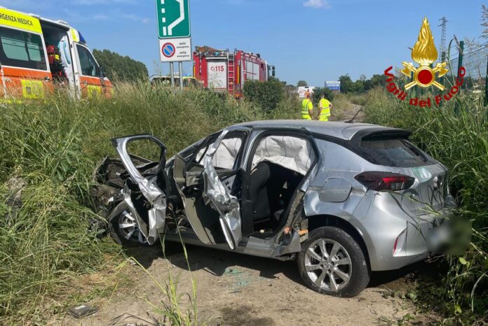 Auto fuoristrada in A4 tra Vicenza Ovest ed Est, intervengono i Vigili del fuoco