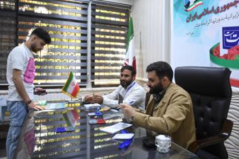 Presidenziali Iran, Pezeshkian in vantaggio su Jalili