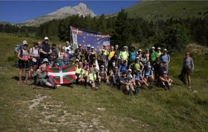 Gran Sasso il trekking organizzato del Cai di Vicenza insieme al club alpino della gemella Pforzheim e con Guernica nel segno della Pace