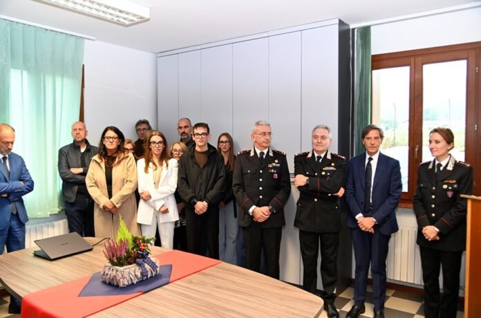 Cerimonia di intitolazione della Sala riunioni del Nucleo Carabinieri Forestale di Asiago all'App. Sc. Q.S. Martini Devy