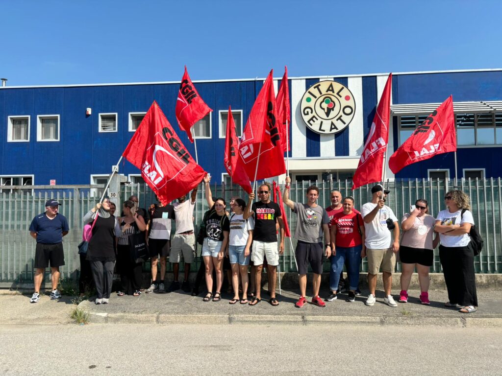 Crisi Italgelato, manifestano gli iscritti alle categorie CGIL