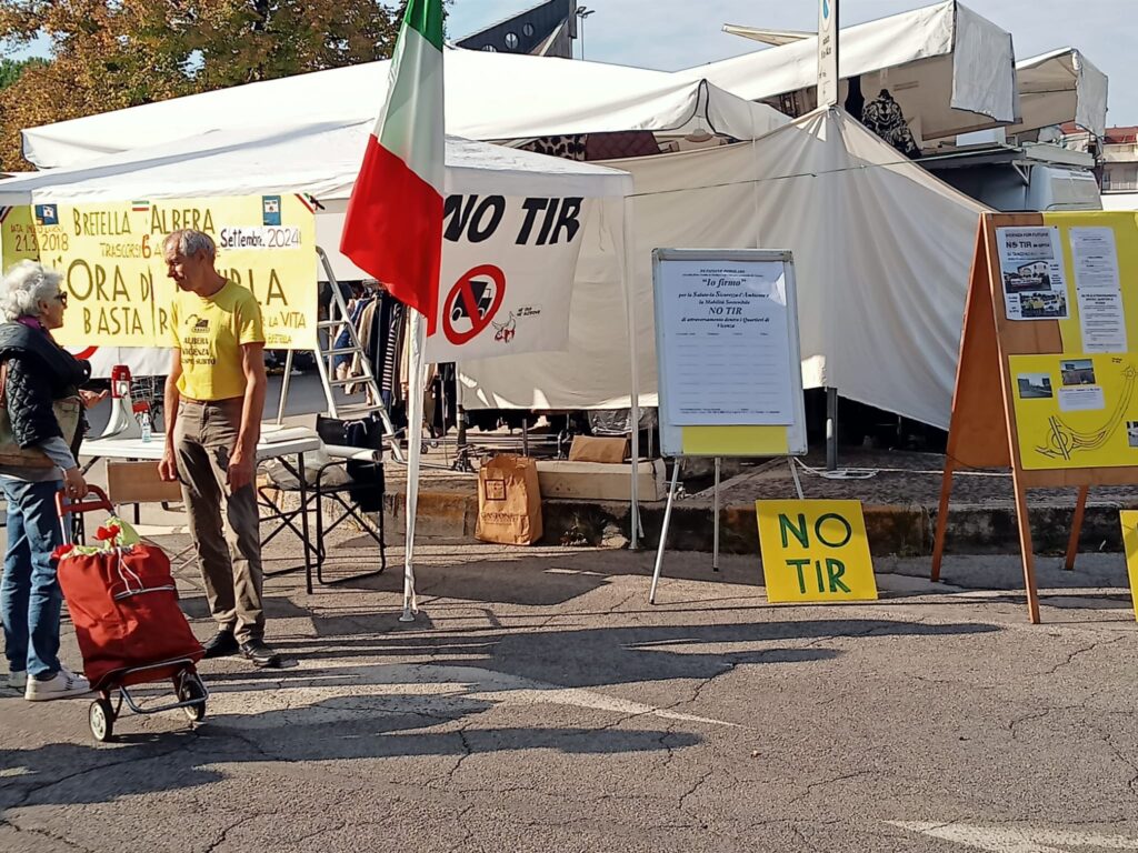 Gazebo per la Tangenziale di Vicenza del Comitato Albera al Mercato Nuovo