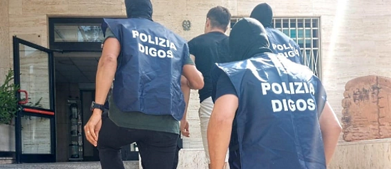 Polizia di Stato ferma due membri del gruppo suprematista e neonazista AAST