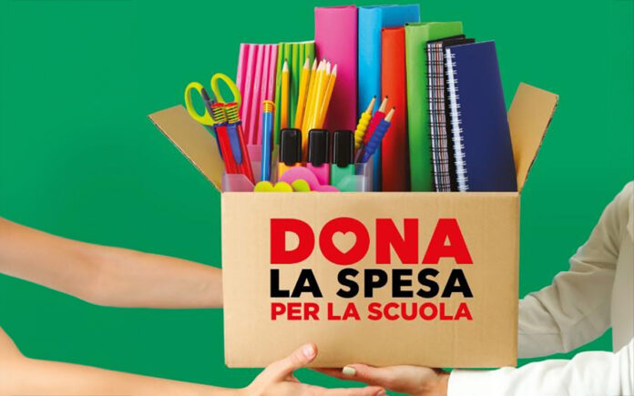 Dona la spesa per la scuola