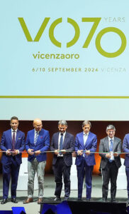 Anfrea Nardin (al centro nella foto) durante la cerimonia di  inaugurazione di VicenzaOro September