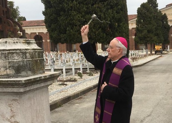 Commemorazione dei defunti col vescovo di Vicenza