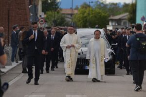 Funerale Sammy Basso L'arrivo del feretro 