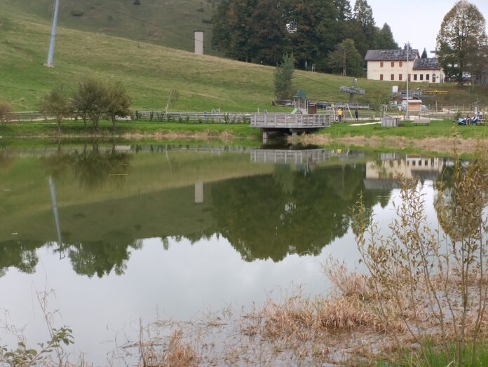 Il laghetto della busa di Pizzegoro a Recoaro Mille. Foto Marta Cardini