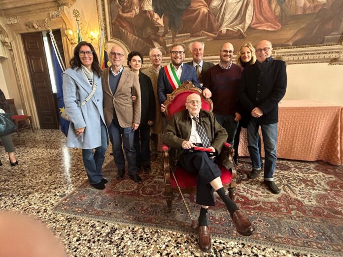 Mariano Galla festa 100 anni in Comune VIcenza