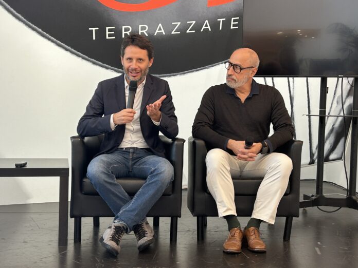 Foyer del Teatro comunale di Vicenza, l'assessore Cristiano Spiller e il presidente Luca Trivellato in conferenza stampa