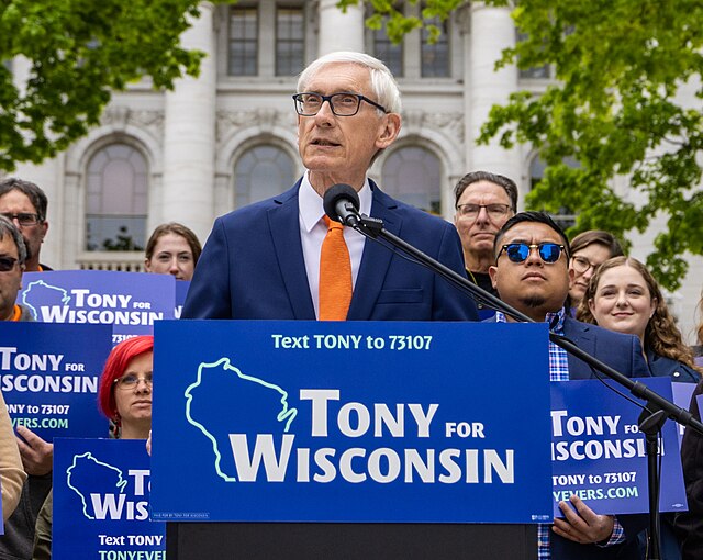 Tony Evers, il governatore democratico del Wisconsin, ha recentemente firmato una legge che elimina in grande misura il gerrymandering”, i confini dei distretti statali che in passato favorivano i repubblicani.