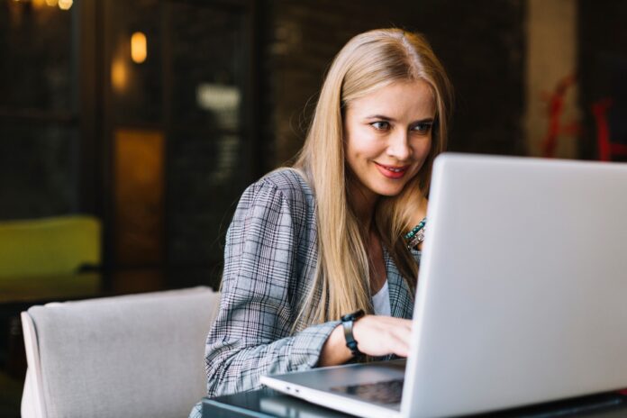 Una studentessa di Università telematiche