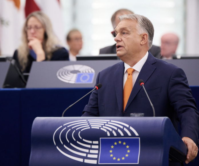 Viktor Orbán al Parlamento di Strasburgo il 9 ottobre 2024