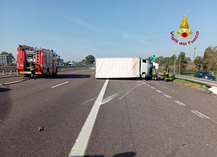 incidente stradale in A4 a Grisignano tre tre auto e un furgone