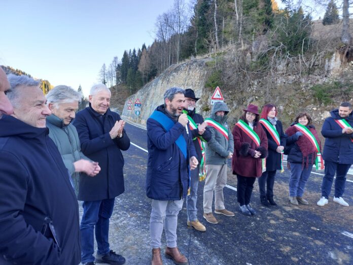 SP Vena, completata la strada provinciale. Nardin e sindaci all'inaugurazione