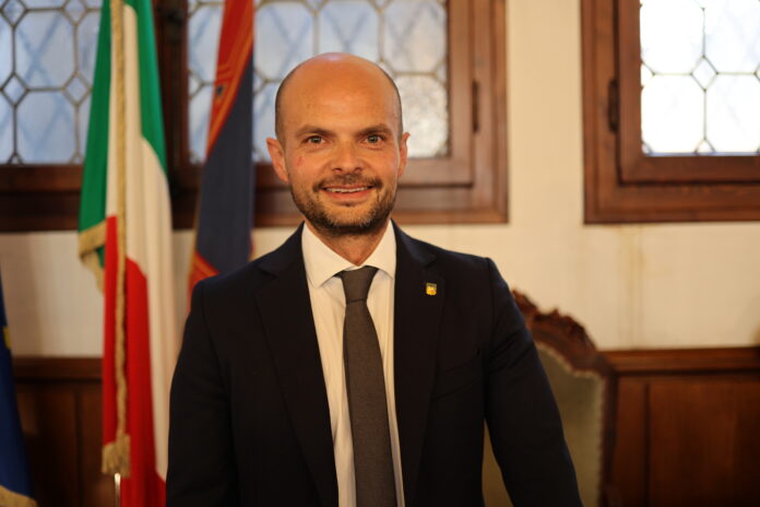 bassano del Grappa crollo soffitto a scuola pascoli