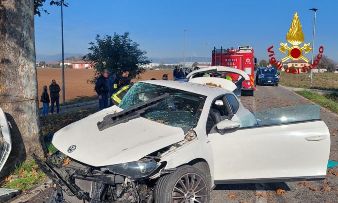 Vigili del fuoco a Meledo di Sarego, scontro fra auto