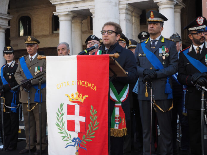 4 novembre in piazza dei signori a Vicenza intervento Possamai