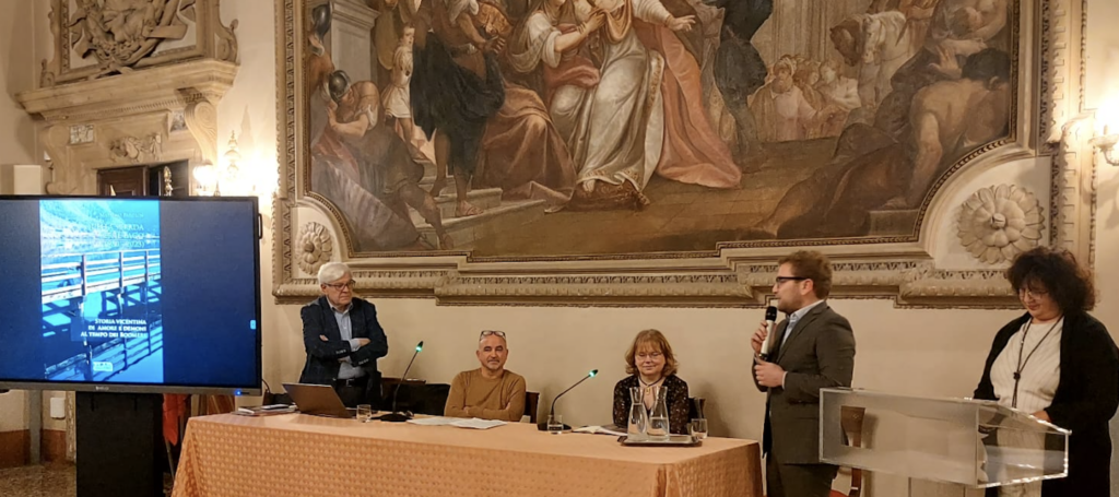 Il sindaco di Vicenza, Giacomo Possamai, alla presentazione di Quella strada per il lago di Massimo Parolin - da sx Coviello, Parolin, Matteazzi, Possamai e Tonello