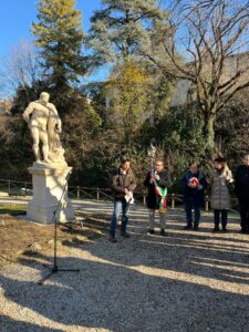 Statue ripulite, vialetti rifatti al Giardino Salvi