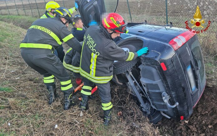 Auto rovesciata a Cornedo vicentino