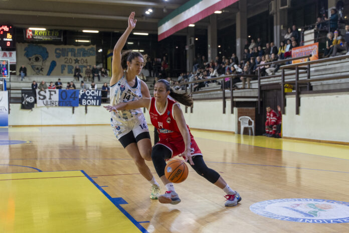 Alice Peserico in azione durante Umbertide - Velcofin Interlocks Vicenza