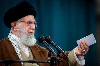 Khamenei scrive al Papa su Gesù