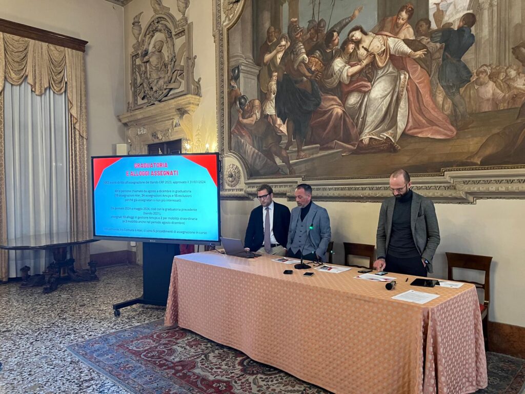 Possamai e Tosetto alla conferenza stampa sul piano casa e alloggi Erp