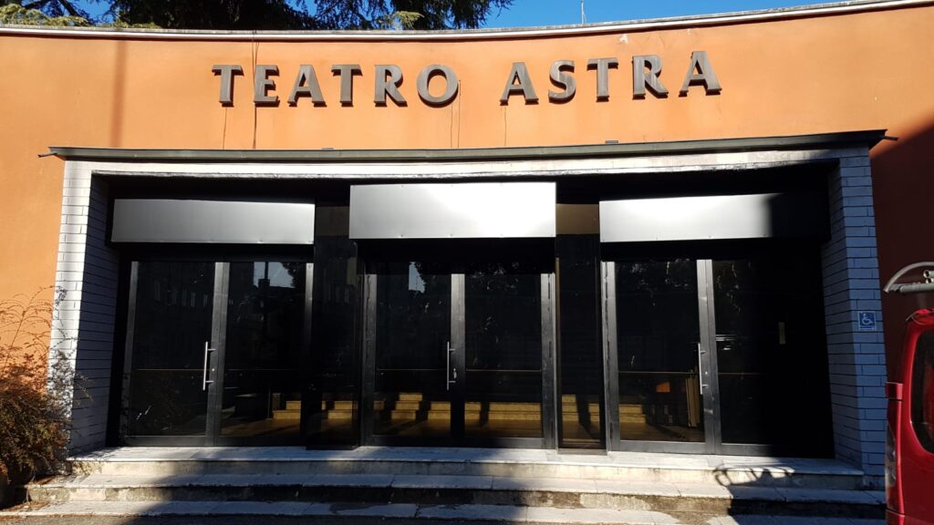 nuove porte teatro astra