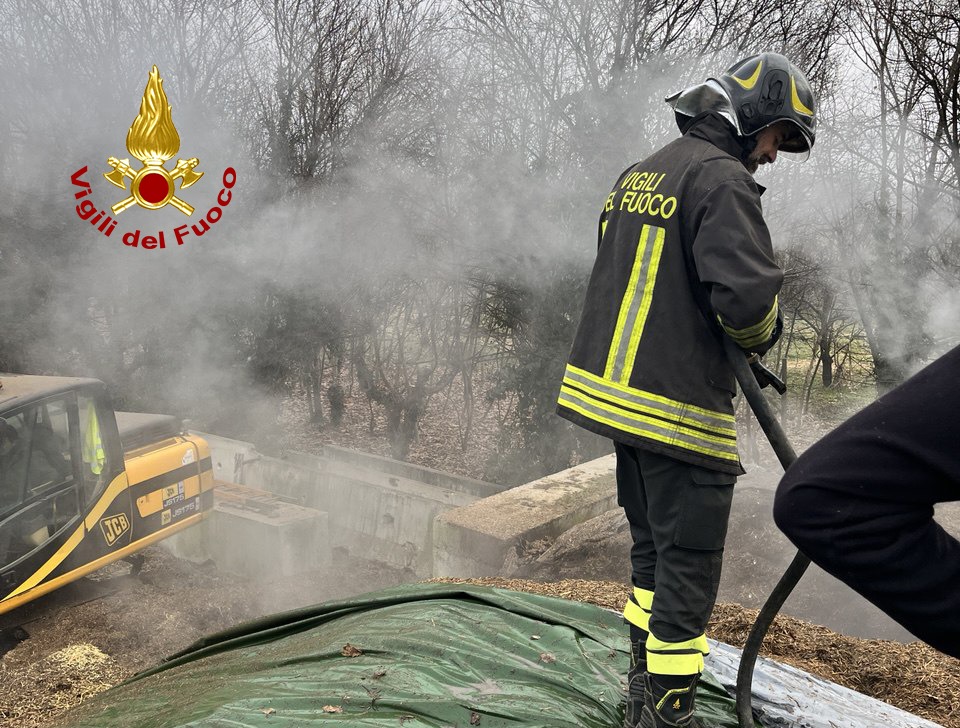 incendi nel vicentino. brucia finile a marostica