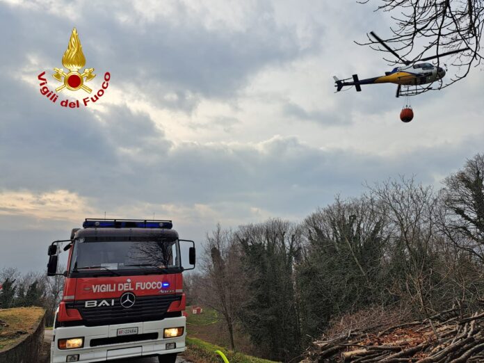 incendi nel vicentino: ancora in corso operazioni di spegnimento a Poleo di Schio