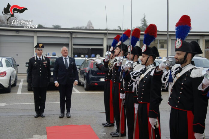 carabinieri di Vicenza ricevono visita del prefetto Filippo Romano