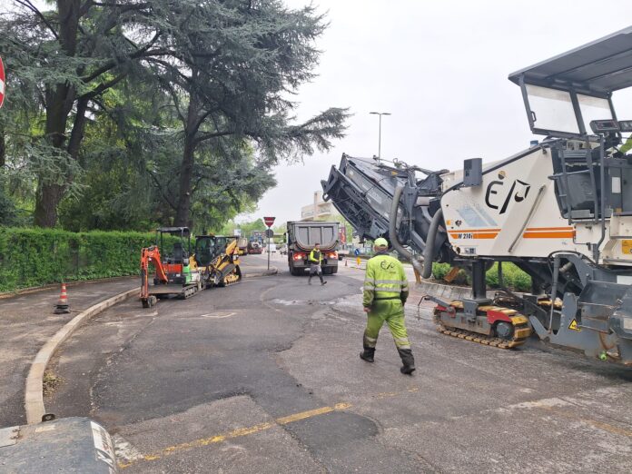 Viacqua, asfaltature in via Bassano